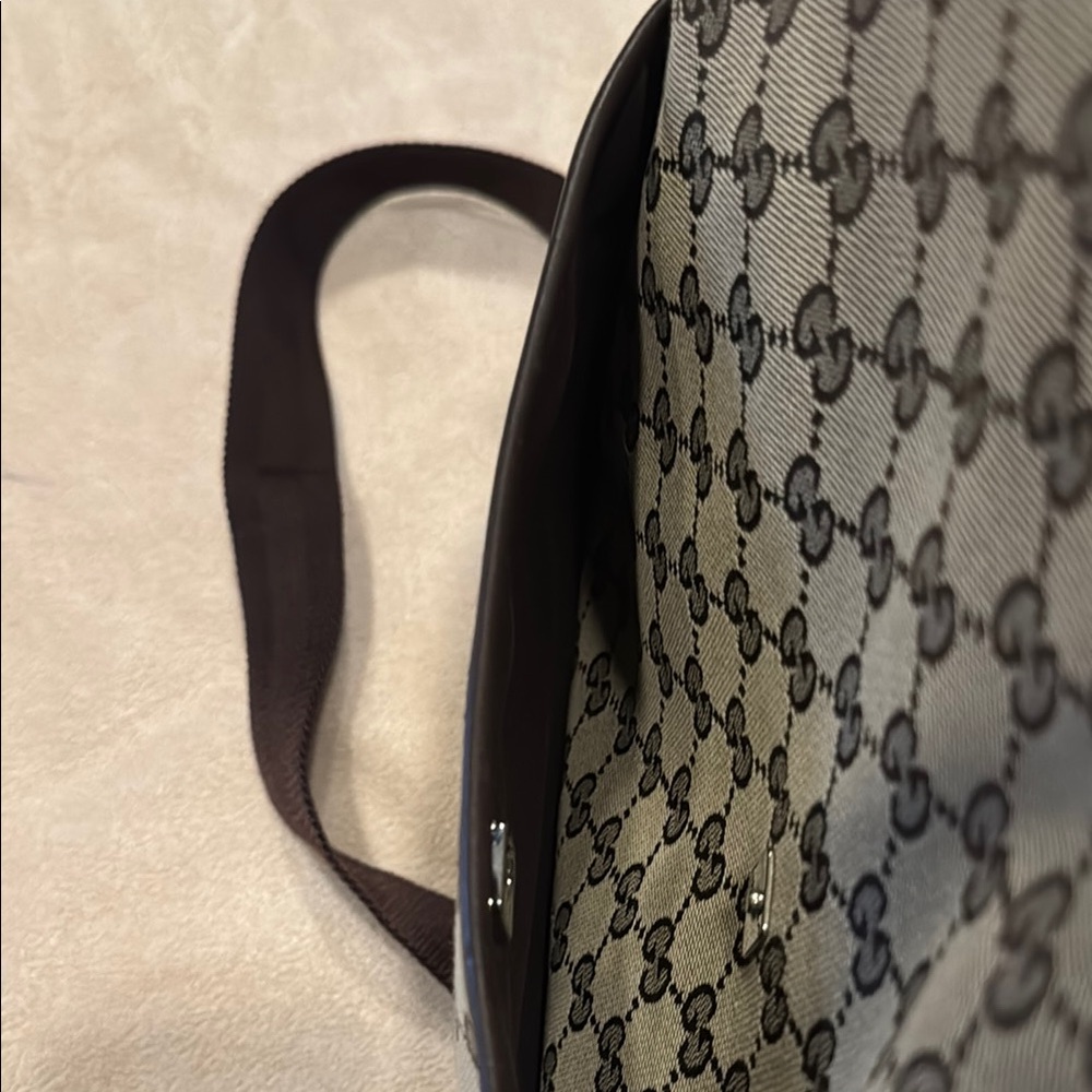 Gucci Brown Monogram Men's Bag - Picture 7 of 9